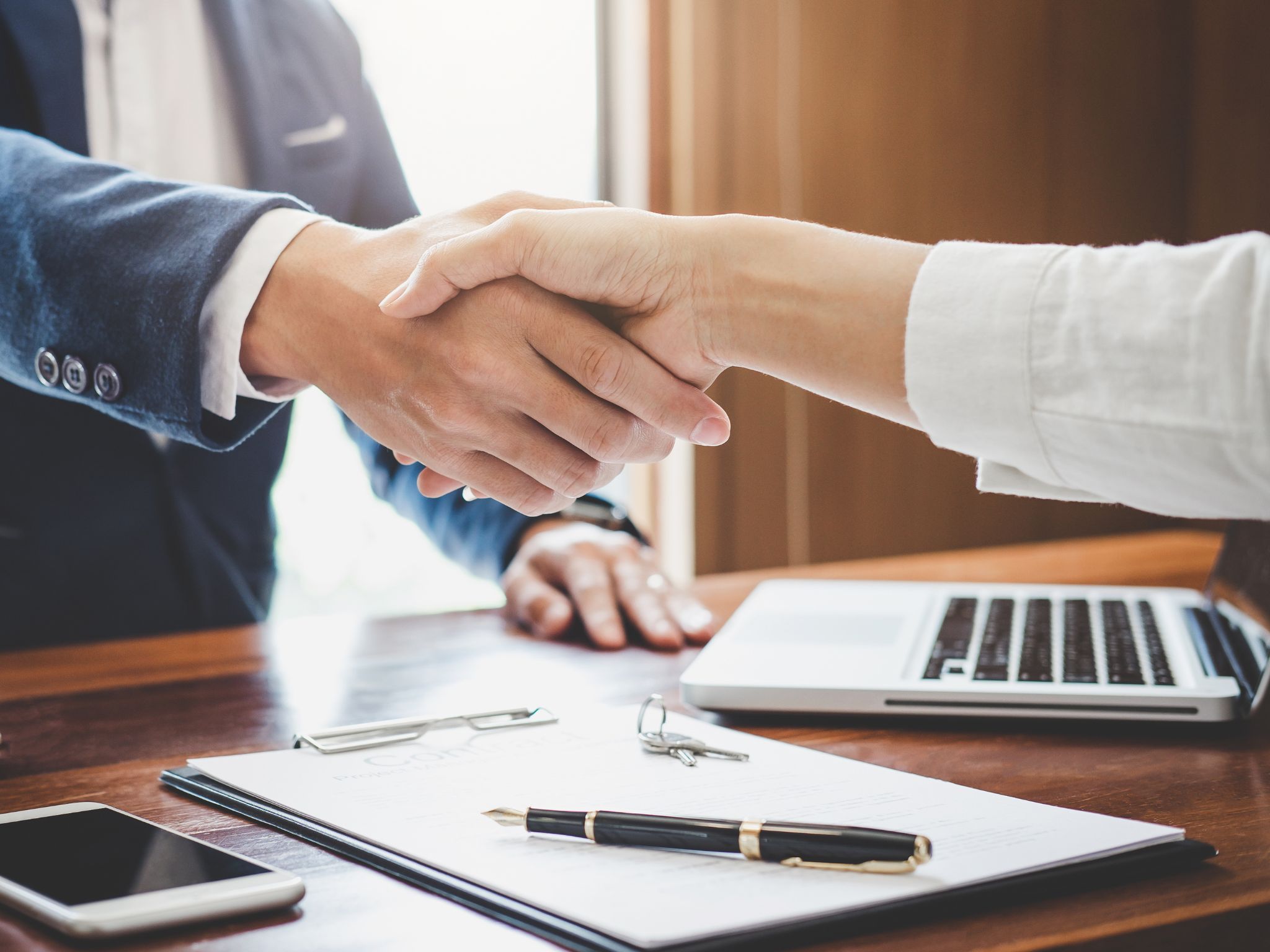 Personal Loan Applicant Consulting with an AAA Loans Australia Agent for Guidance